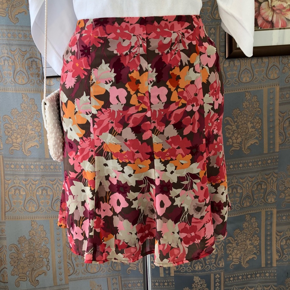 Old Navy size 6 swingy summer skirt pinks reds